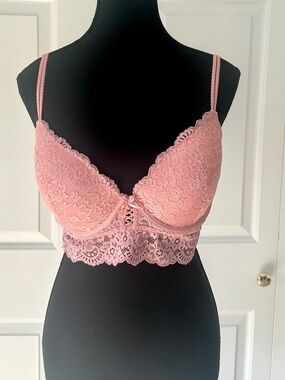 NWOT Marilyn Monroe Pink Lace Bralette in 38C